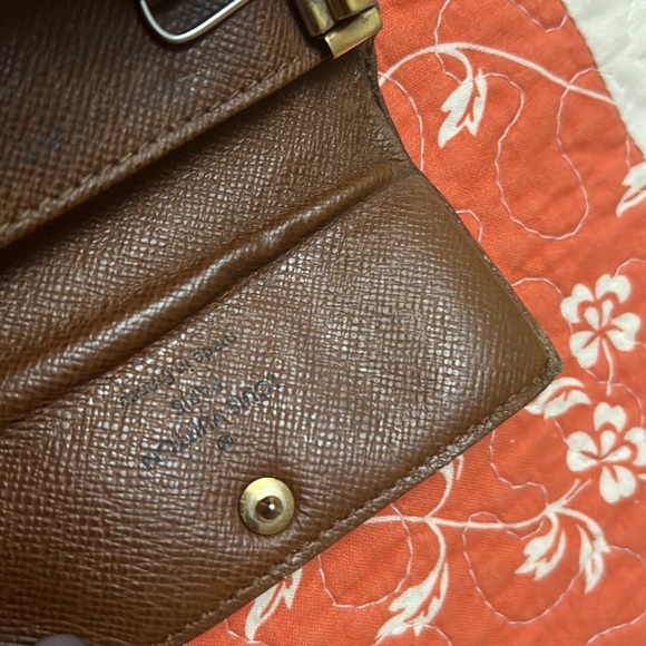 Louis Vuttion key wallet used in fair condition - Picture 7 of 9